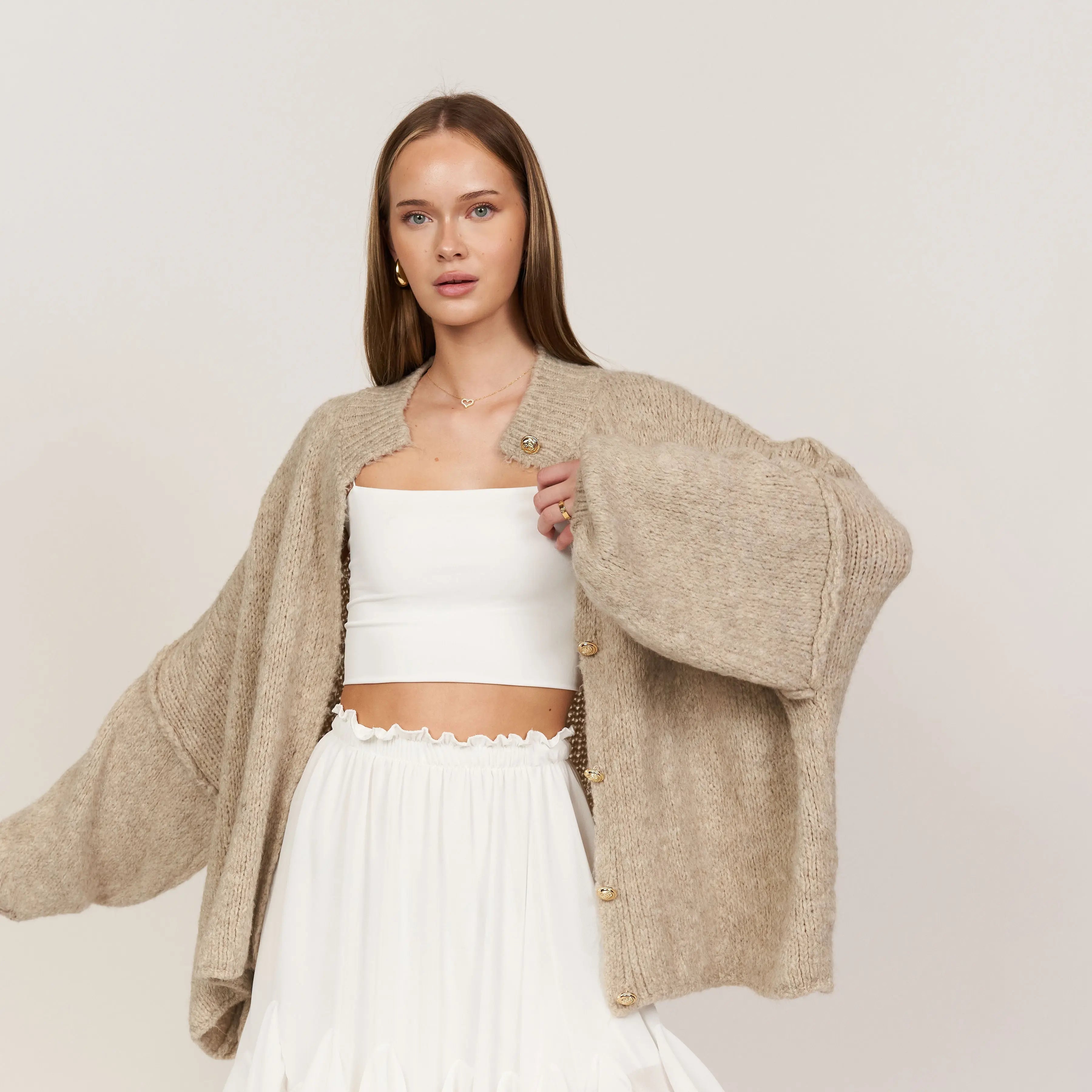 Simone - Damen Oversize Strick Cardigan mit Goldknöpfen