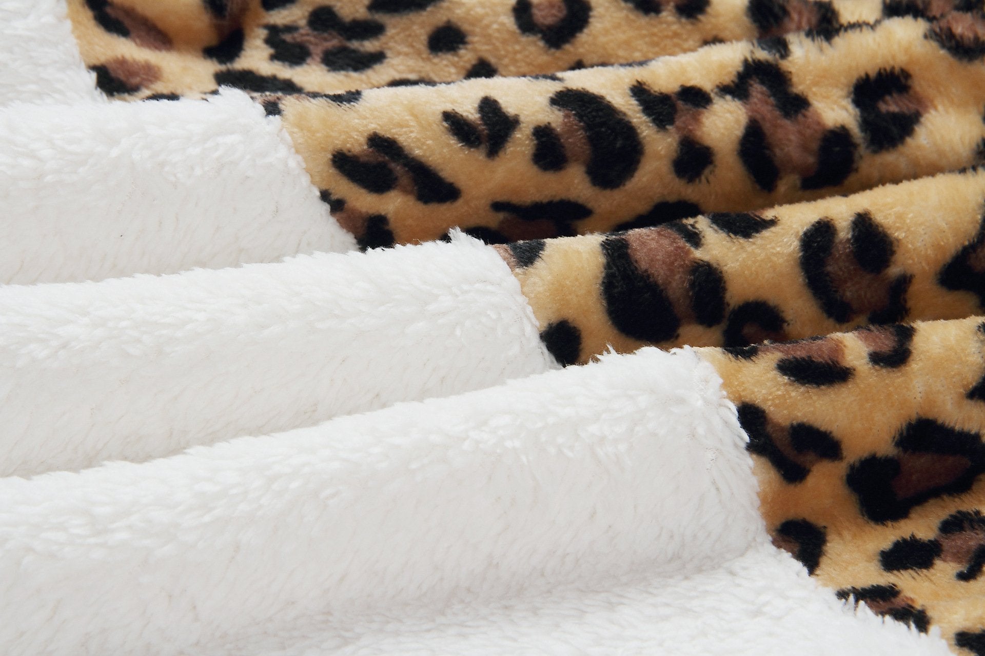 Sarah – Warmer Hoodie Mit Leoparden-Muster