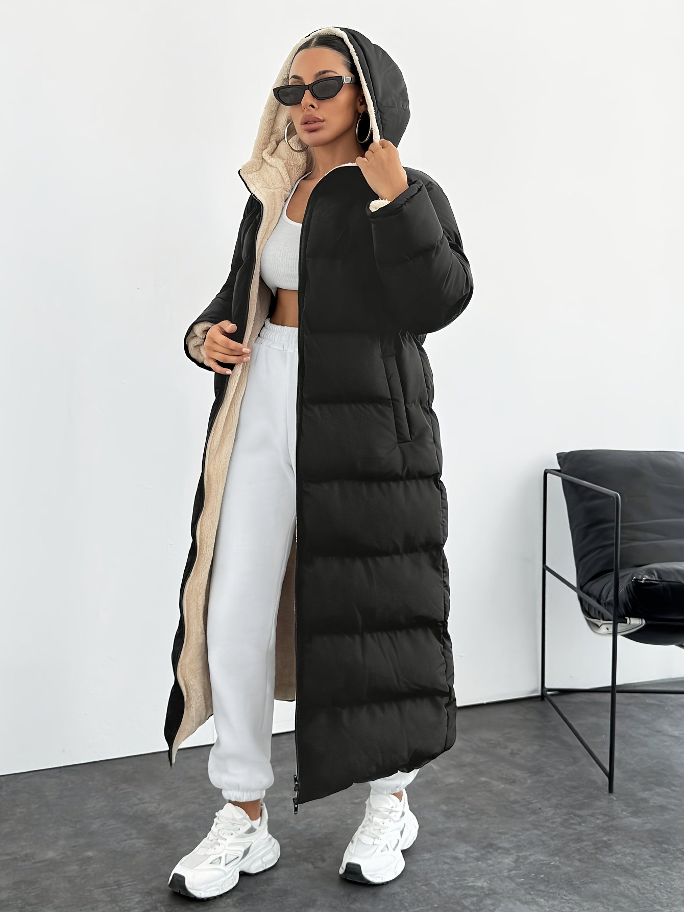 Carla – Langer Steppmantel Mit Kapuze Und Taschen