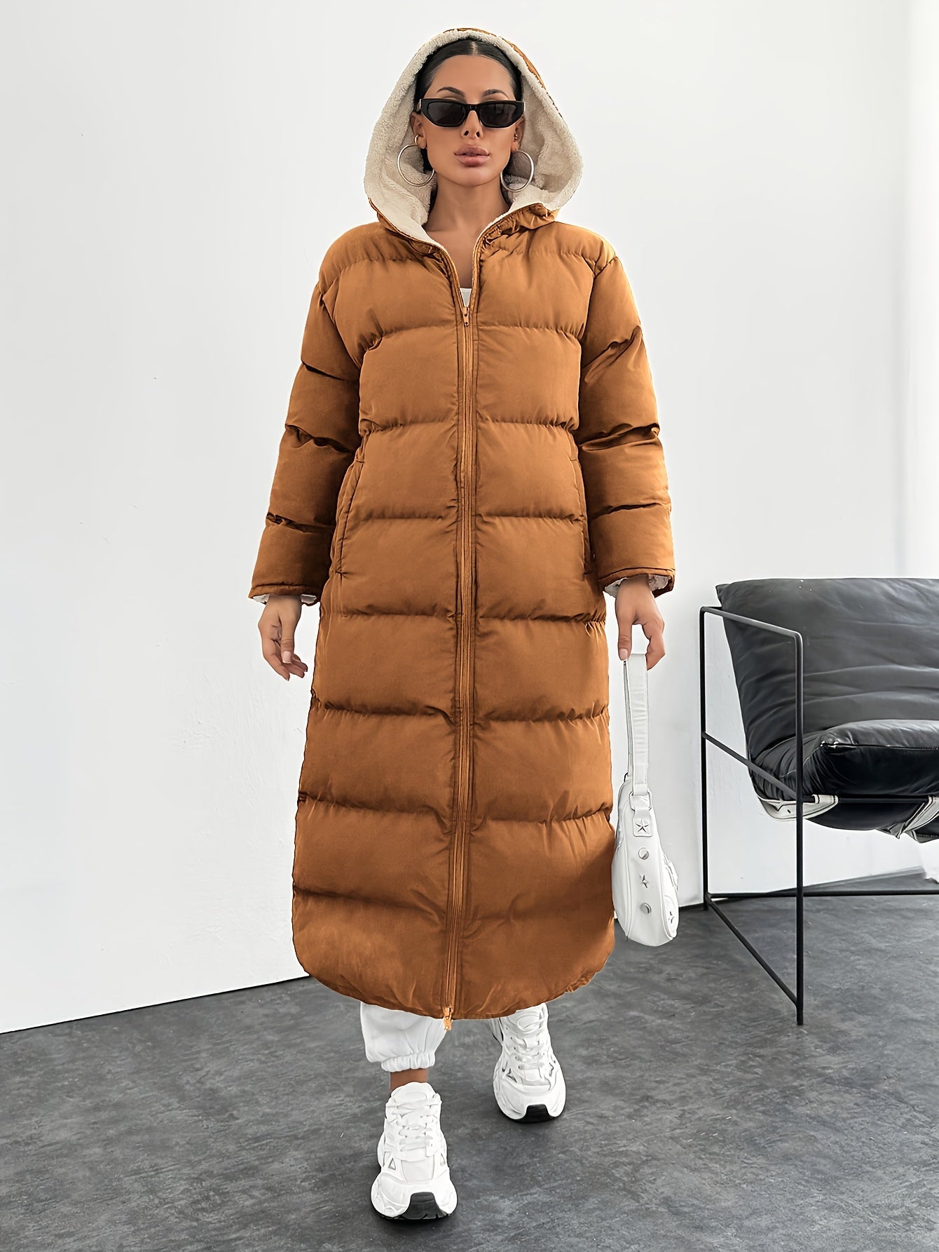 Carla – Langer Steppmantel Mit Kapuze Und Taschen