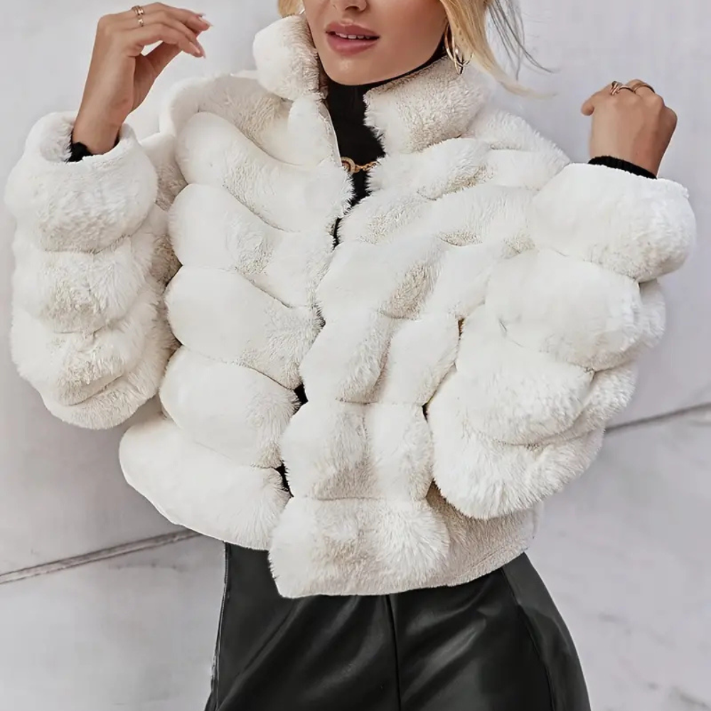 Klara – Warme, elegante Damenjacke