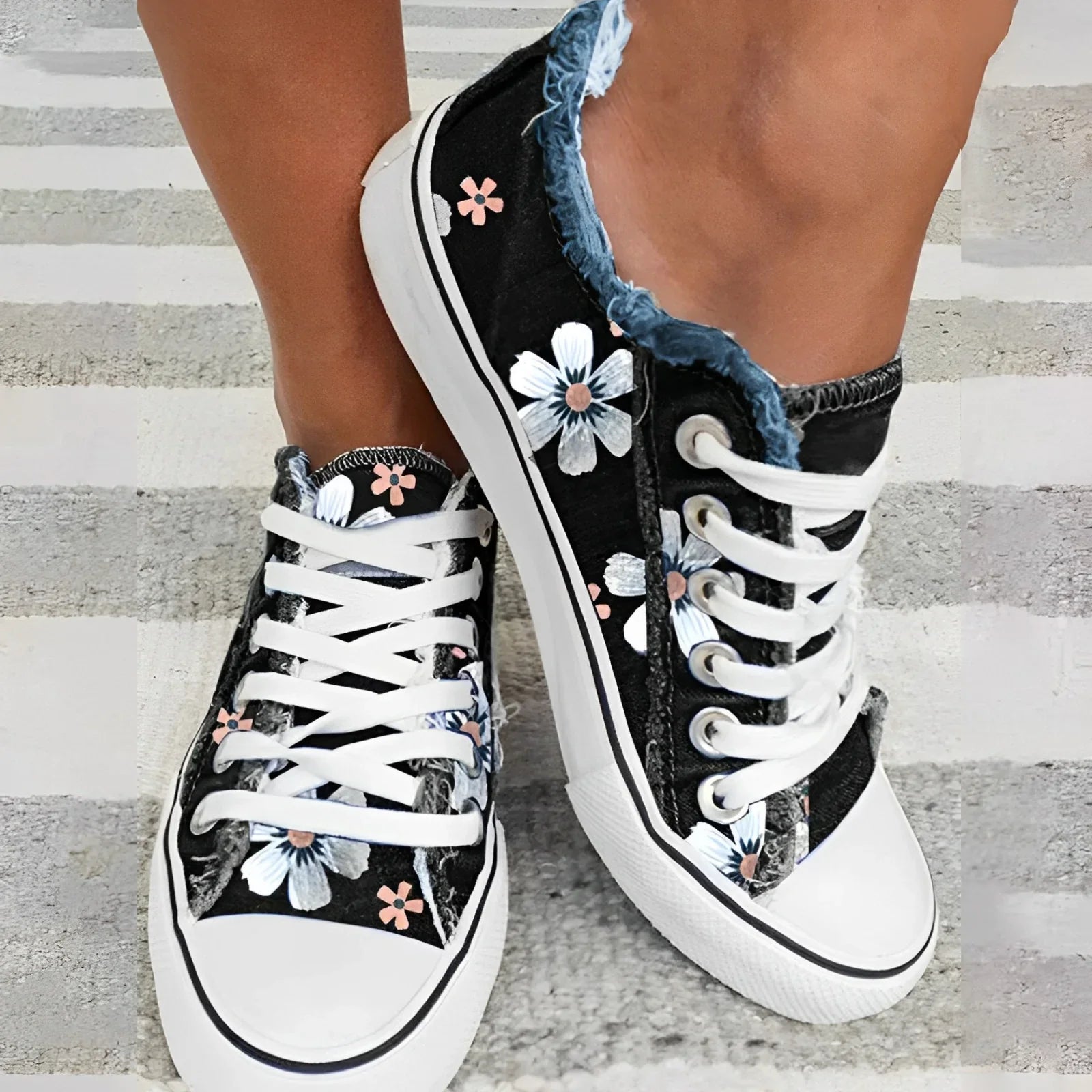 Florianne - Blumendruck Flach Turnschuhe Schwarz