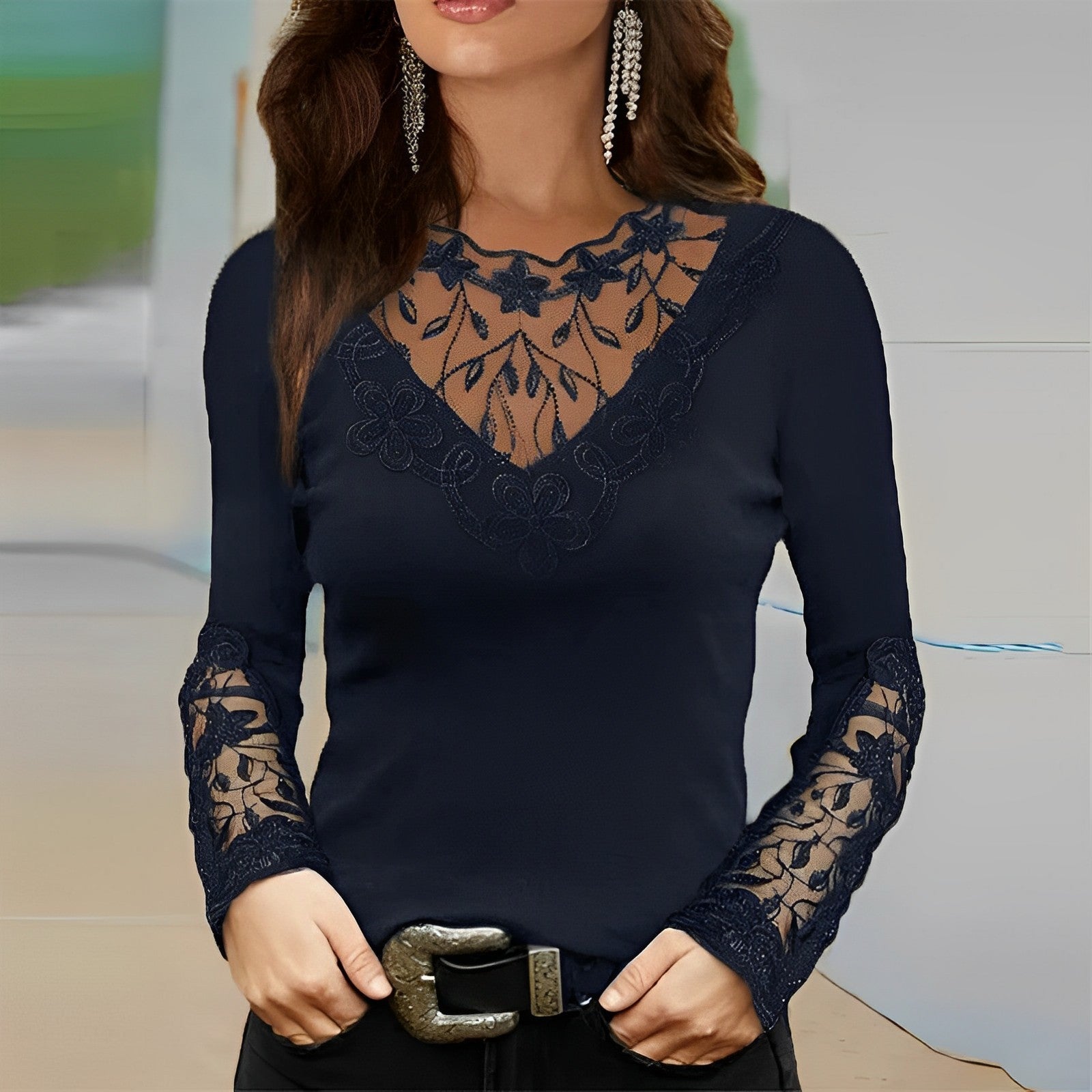 Lisbeth -Schmal geschnittene Spitzenblus Marineblaue 